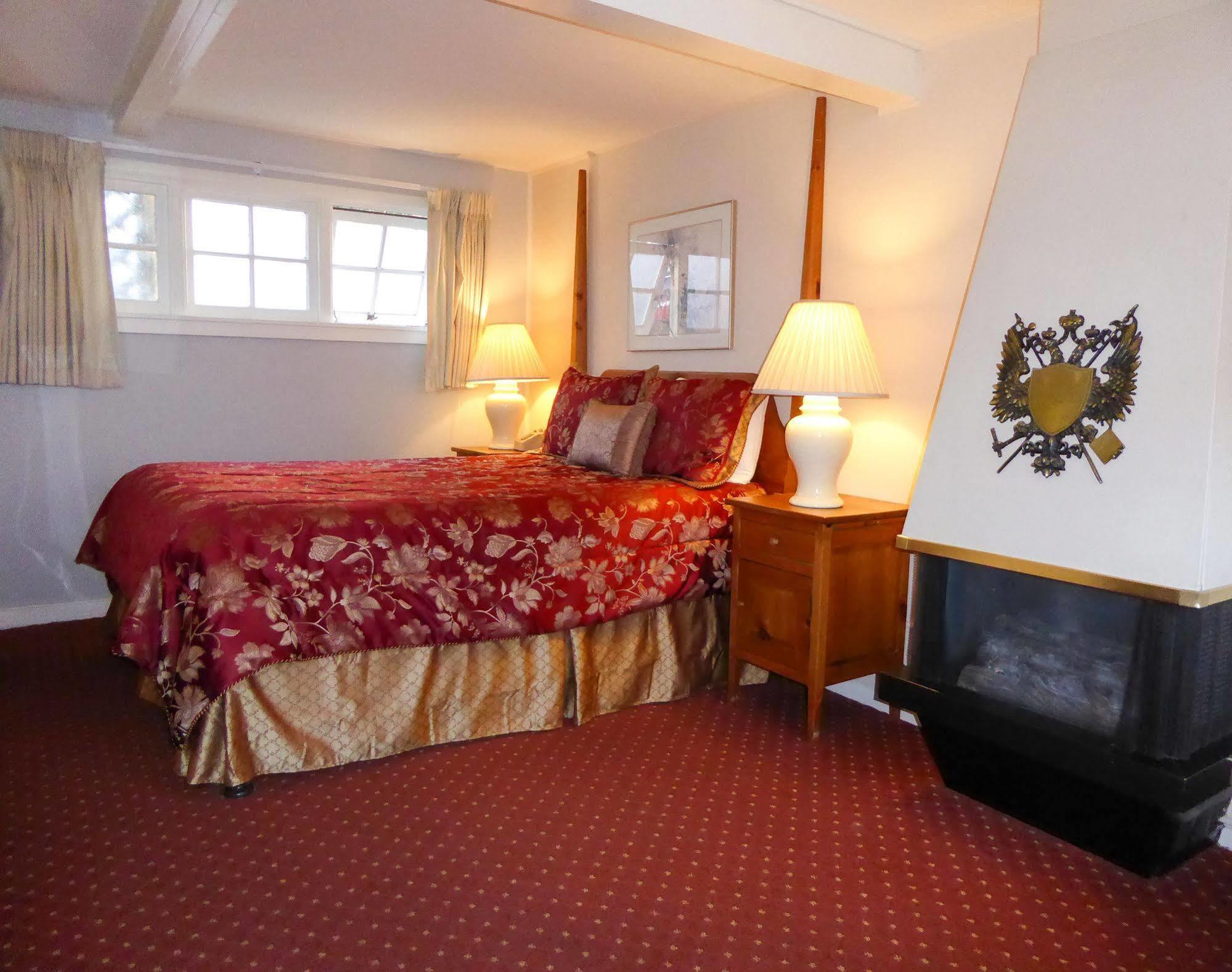 Carmel Fireplace Inn Exterior photo