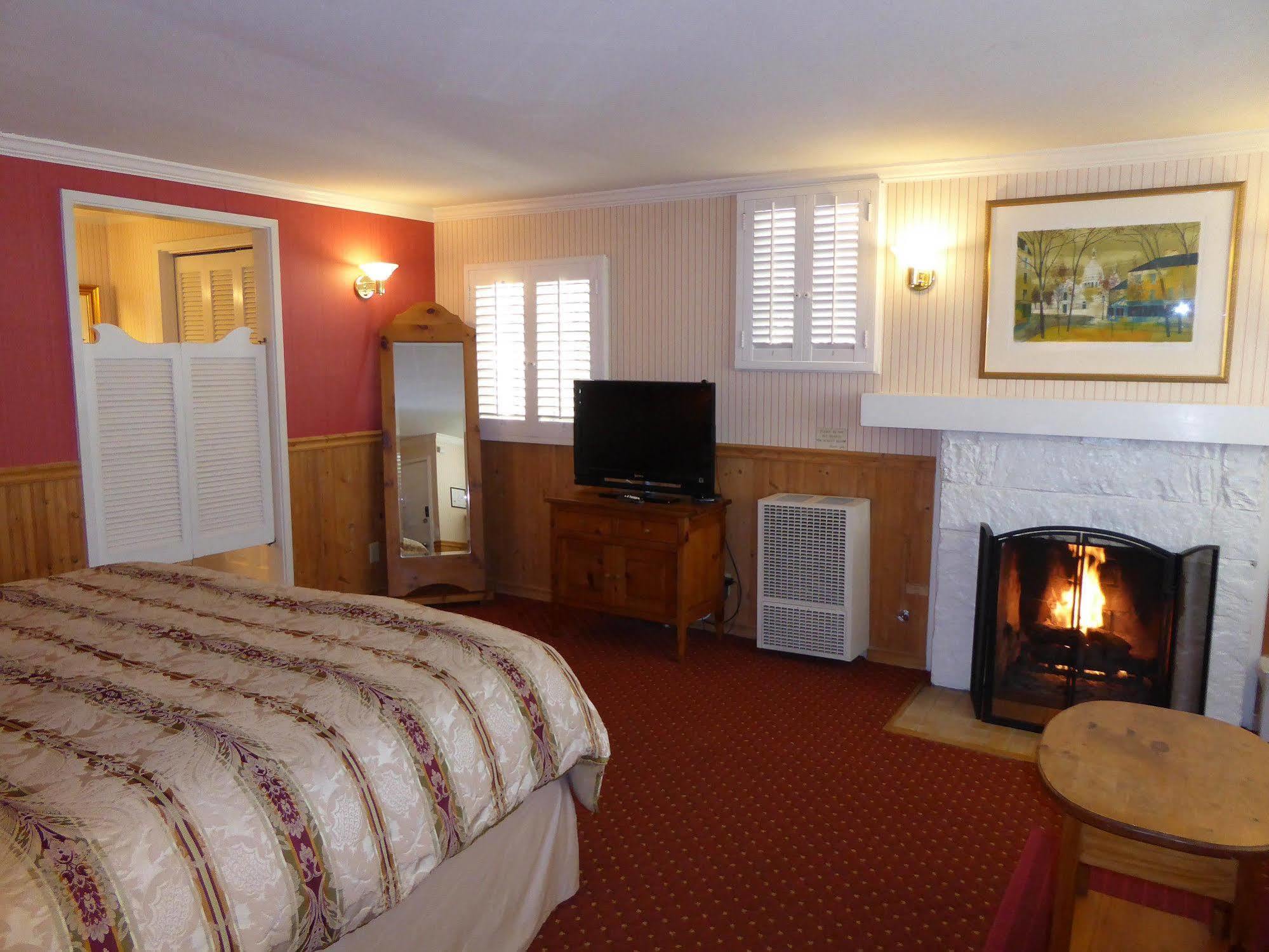 Carmel Fireplace Inn Exterior photo